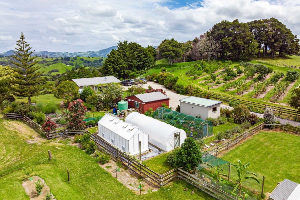 63 Woodward Road, Whangarei - Carousel 1