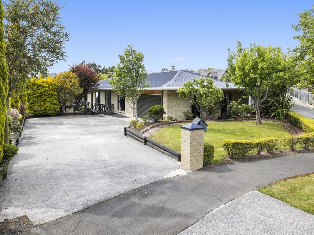 13 Hogan Place, Fairfield, Dunedin - Carousel 1