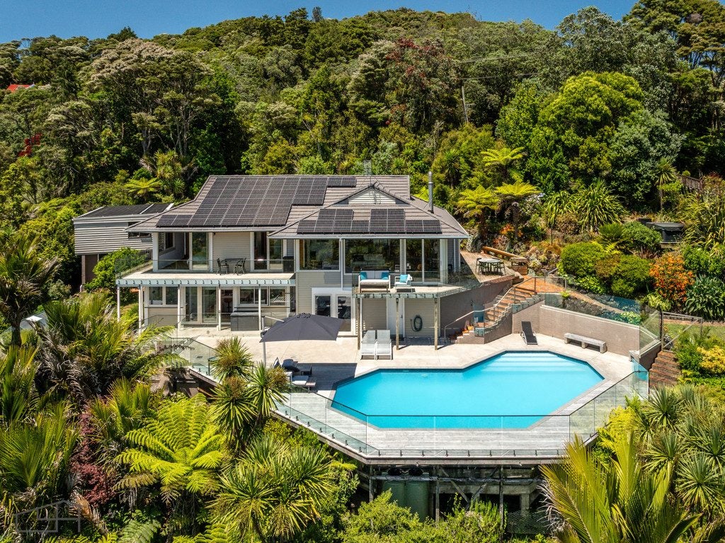 29 Kohu Road, Titirangi, Auckland - Carousel 1