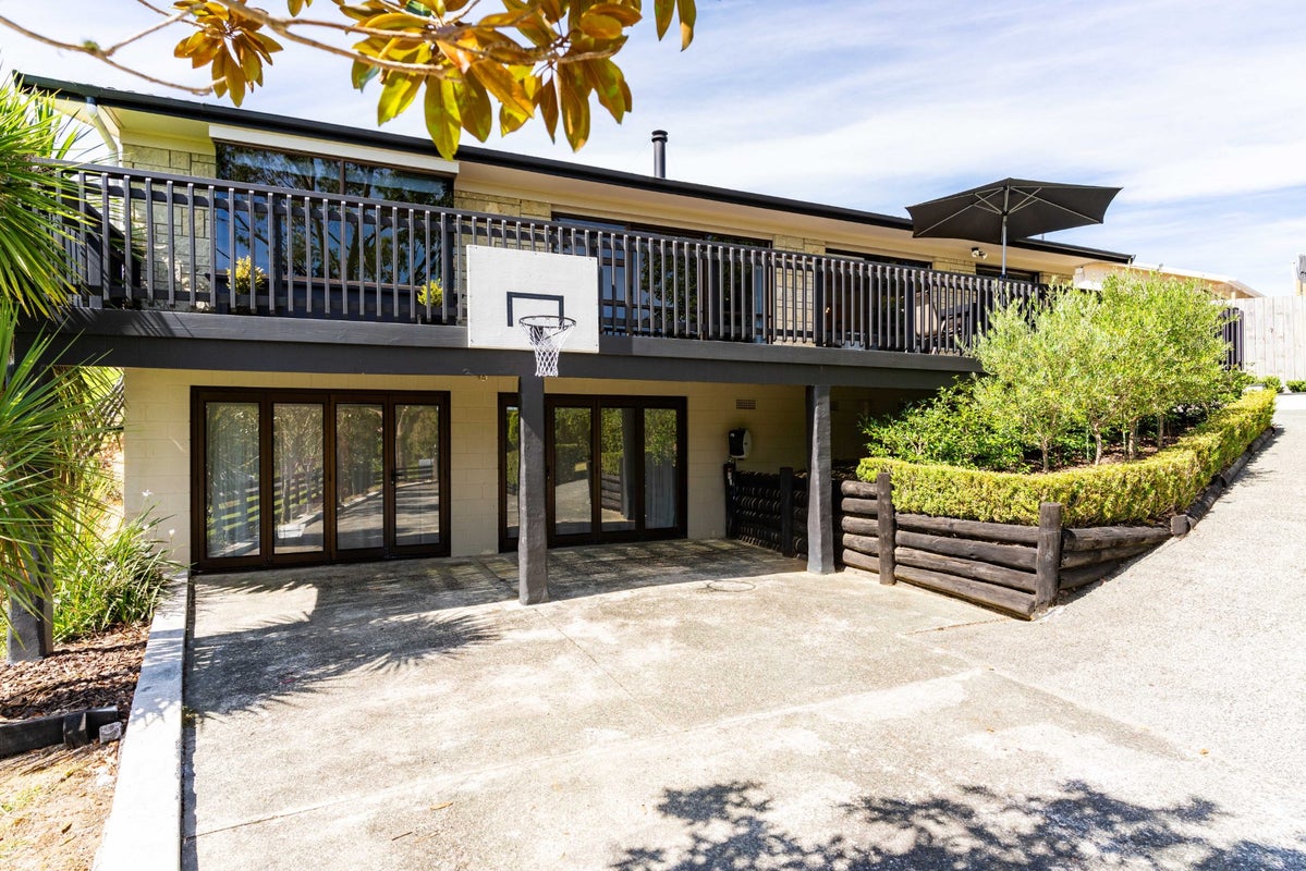 5 Skelton Crescent, Paparoa - Carousel 1