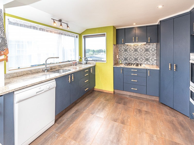 76 Putiki Drive, Putiki, Whanganui - Carousel 2