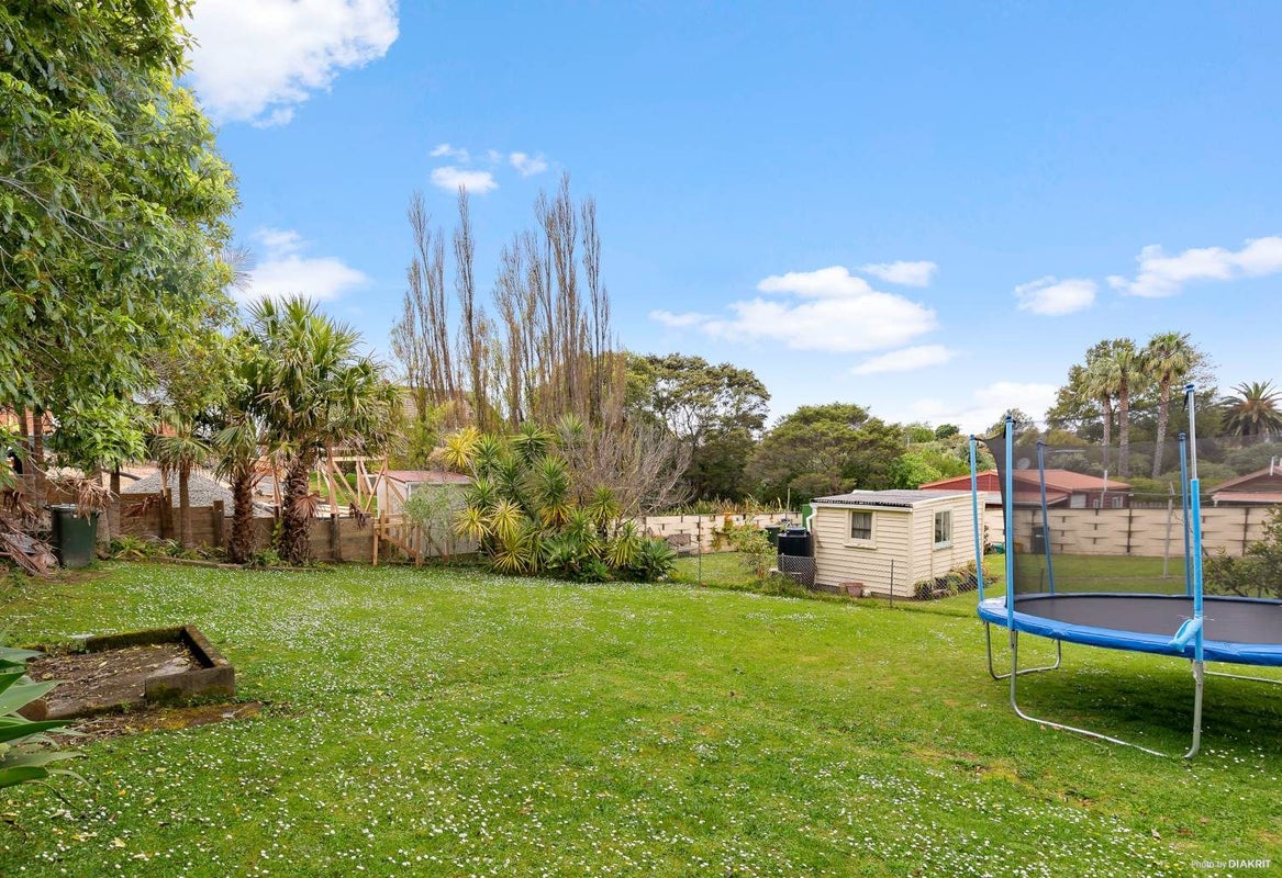 67 Kiwi Road, Point Chevalier, Auckland - Carousel 15