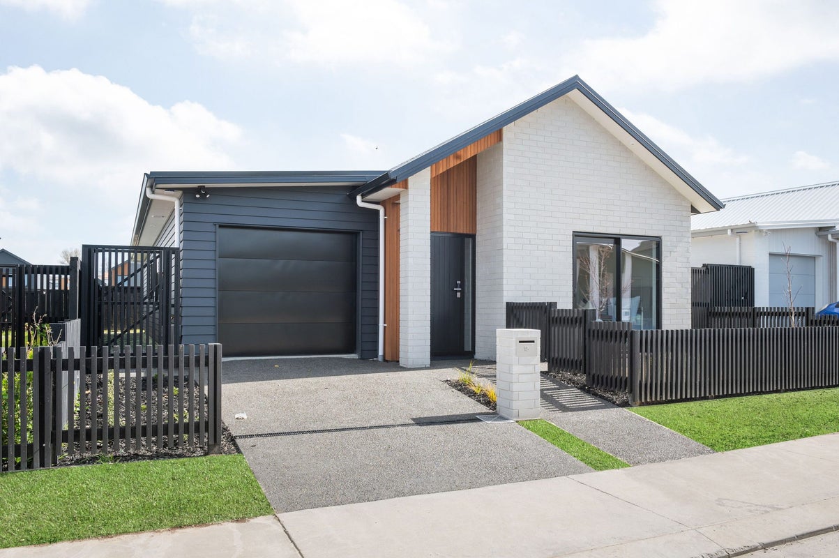 15 Halley Drive, Chartwell, Hamilton, Waikato - Carousel 27