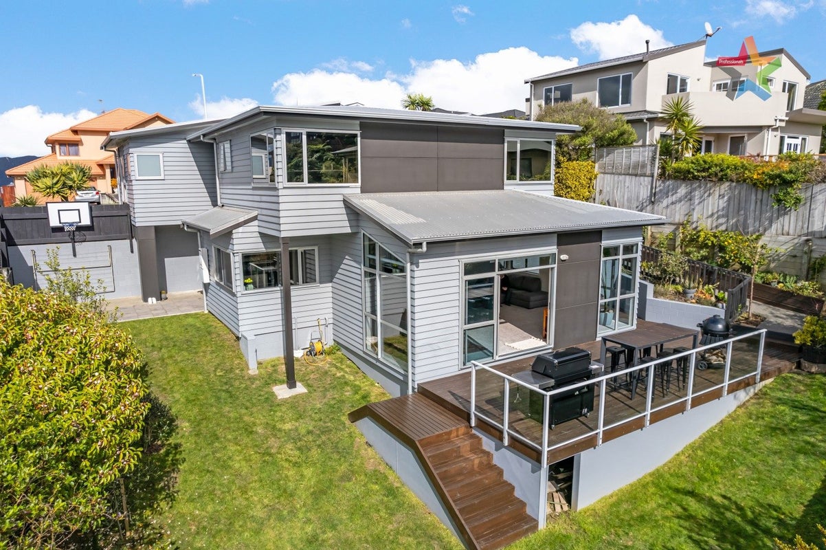 130 Redvers Drive, Belmont, Lower Hutt - Carousel 1