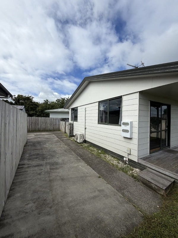 44 Kahikatea Drive, Melville, Hamilton - Carousel 2