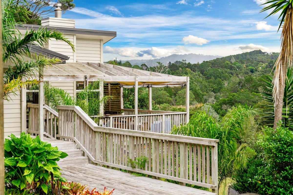 29 Kay Road, Swanson, Auckland - Carousel 2