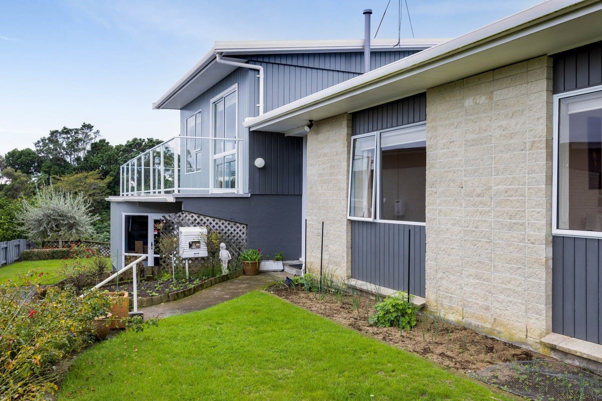 17 Nevada Drive, Merrilands, New Plymouth - Carousel 38