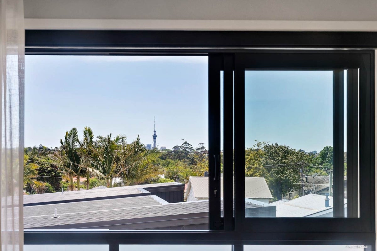 106/9 Walmer Road, Point Chevalier, Auckland - Carousel 2