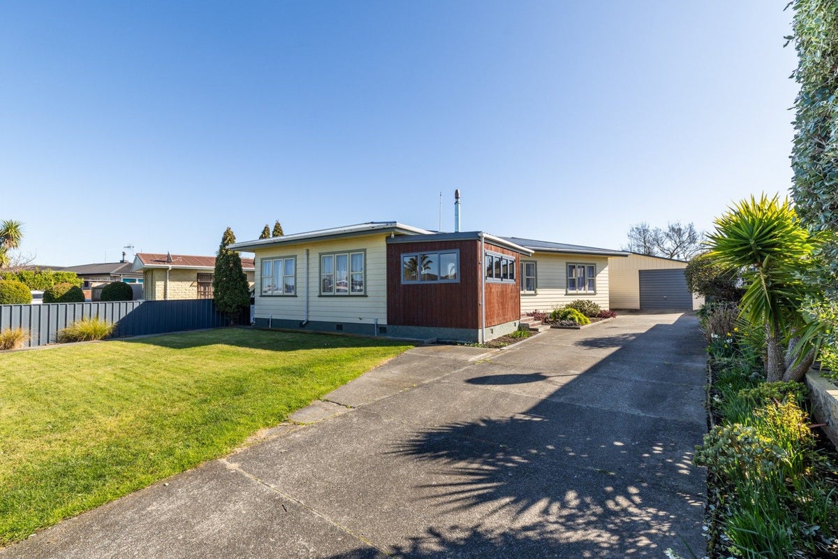 52 Clarence Cox Crescent, Pirimai, Napier - Carousel 21