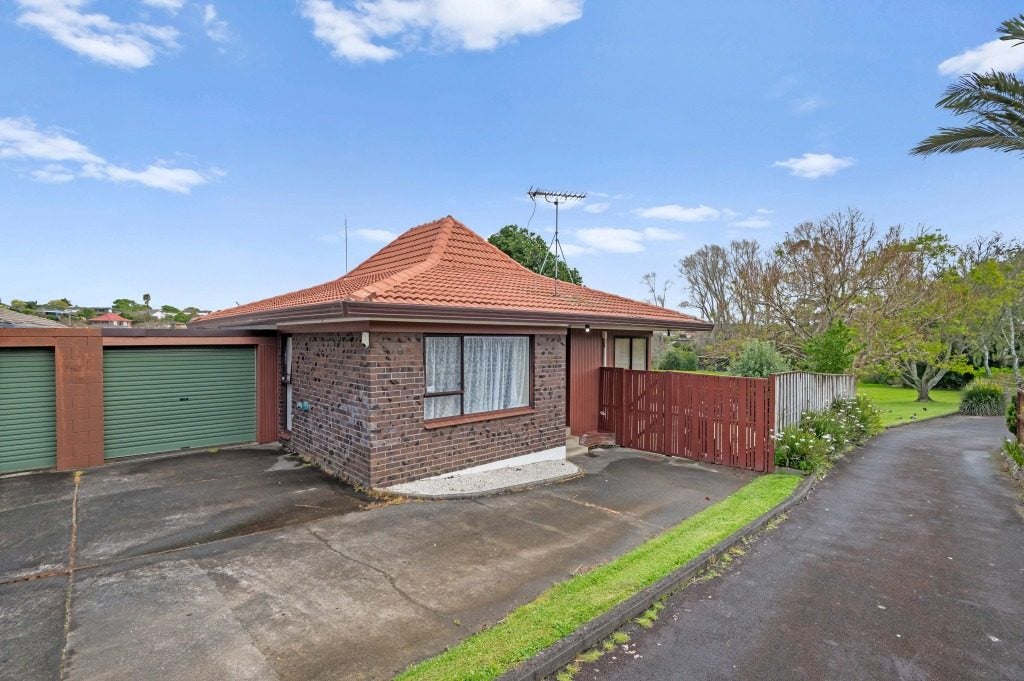 2/99 Prince Regent Drive, Half Moon Bay, Auckland - Carousel 14