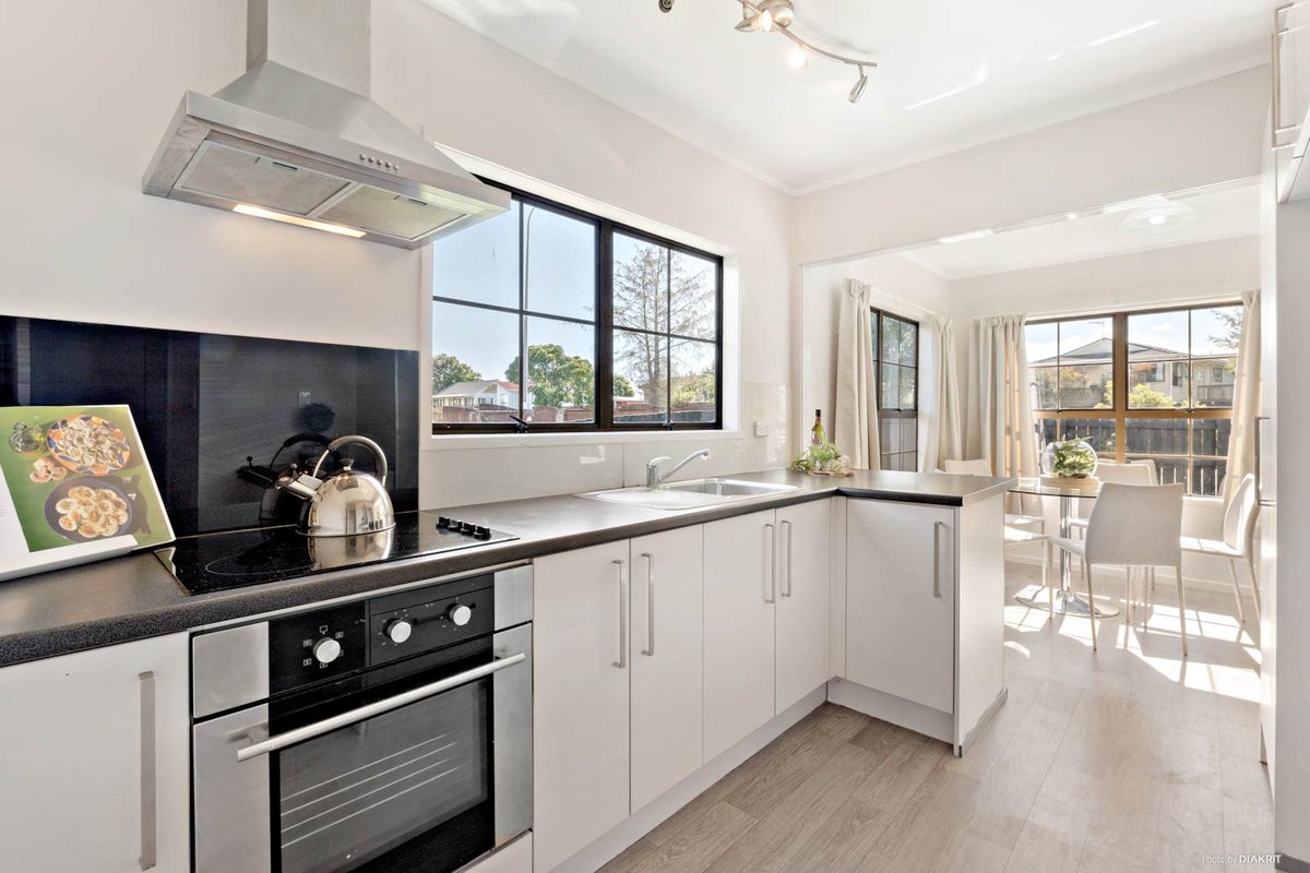 204 Mahia Road, Weymouth, Auckland - Carousel 2