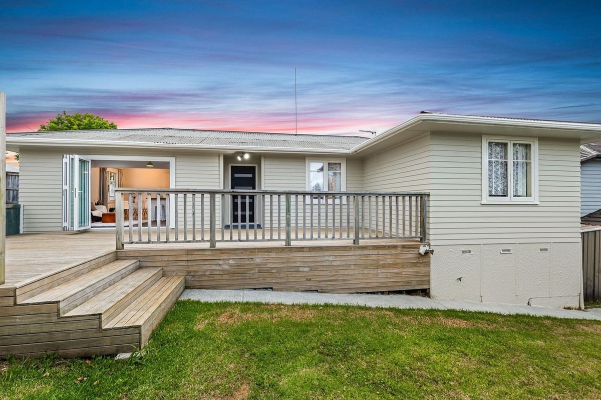 97 Metcalfe Road, Ranui, Auckland - Carousel 1