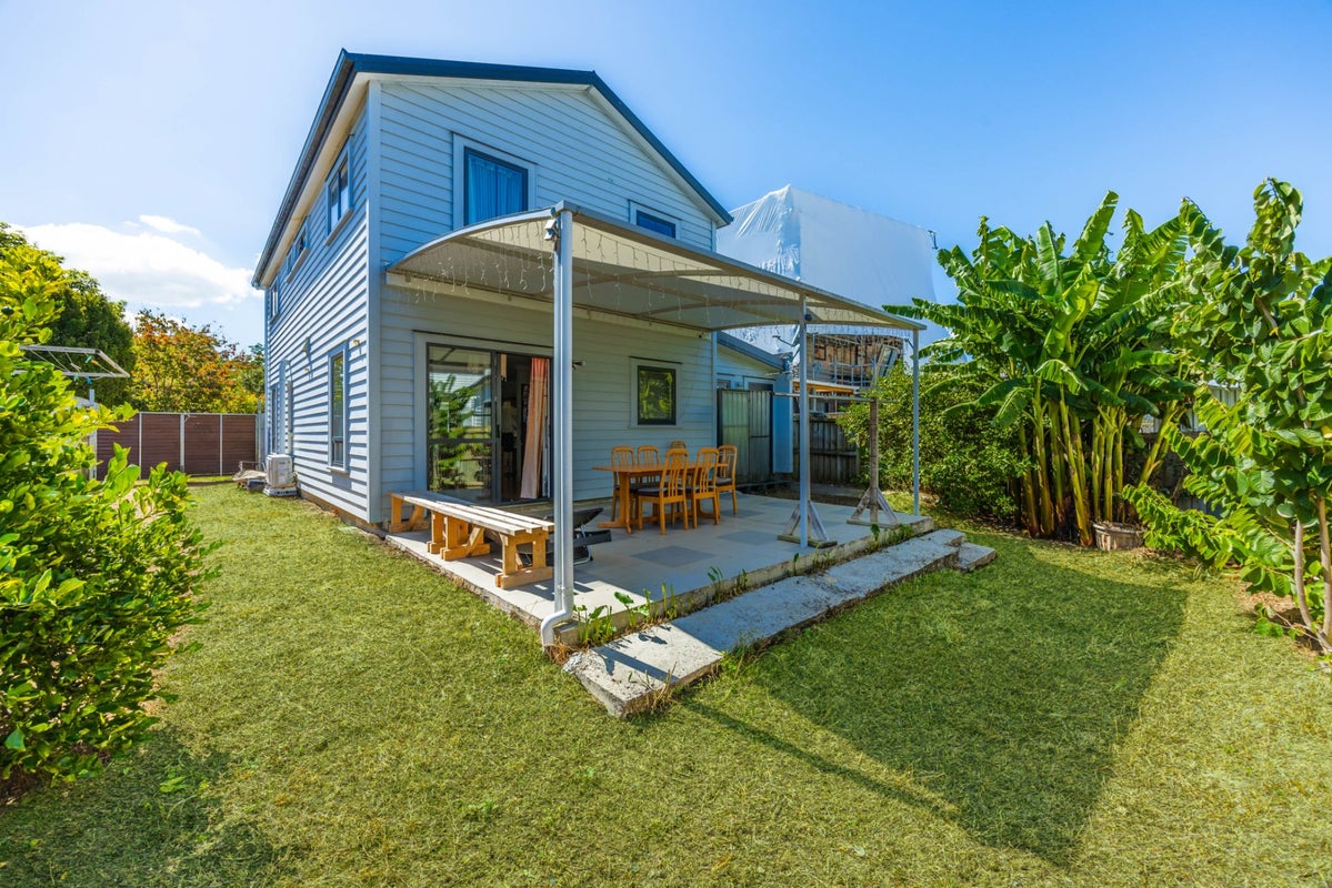 35 Becker Drive, Weymouth, Auckland - Carousel 1