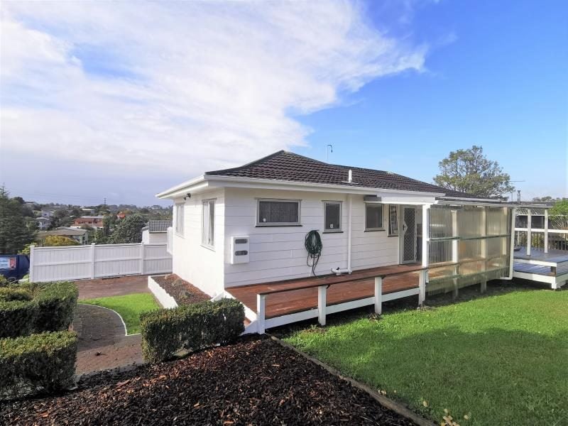41 Athena Drive, Totara Vale, Auckland - Carousel 1