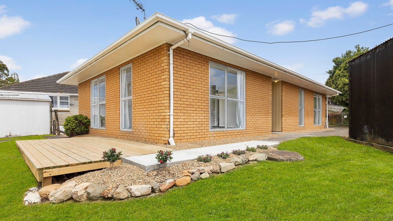 12 Emere Place, Meremere - Carousel 1