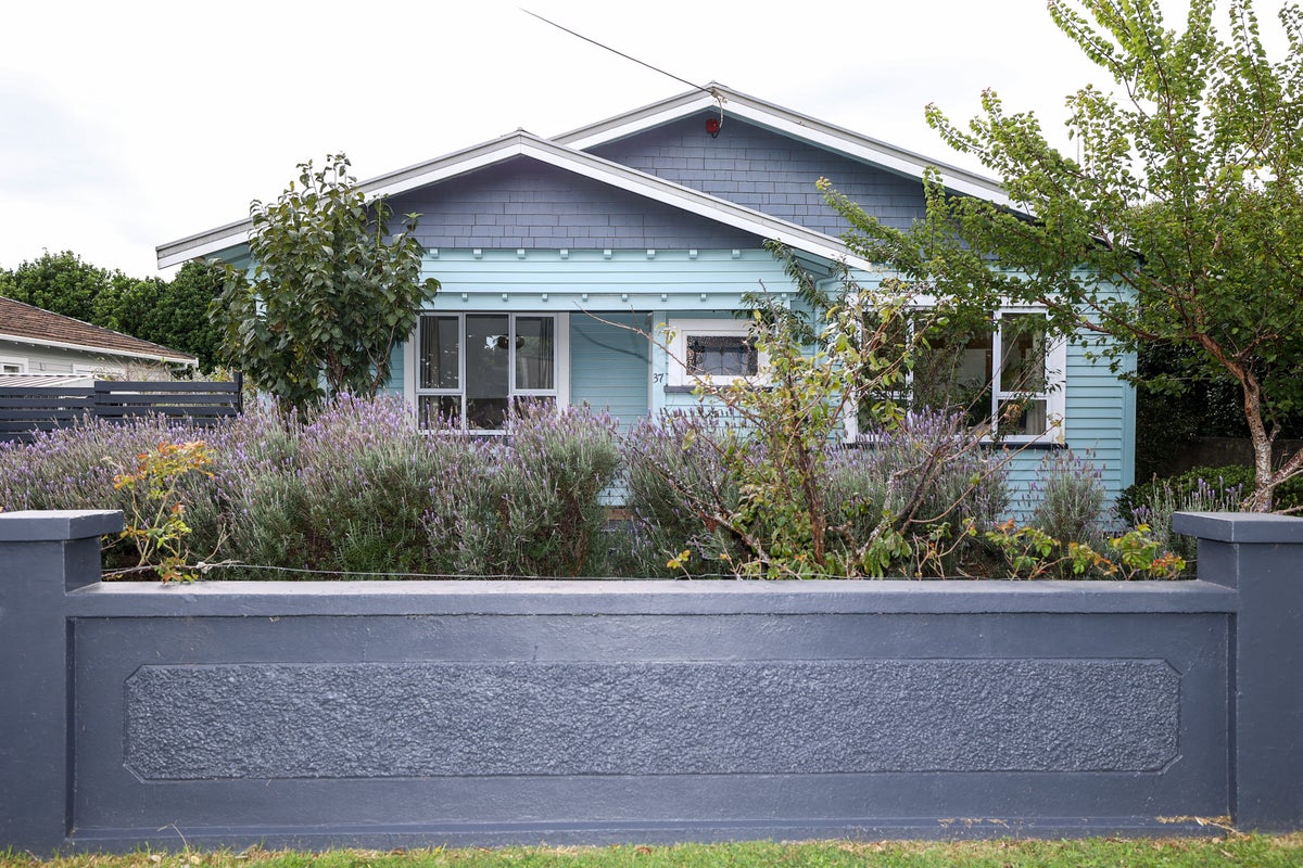 37 Newton Street, Fitzroy, New Plymouth - Carousel 1