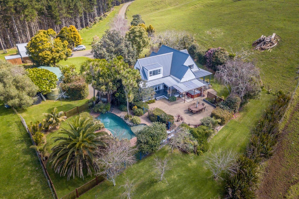 96 Hatton Road, Waiuku - Carousel 1