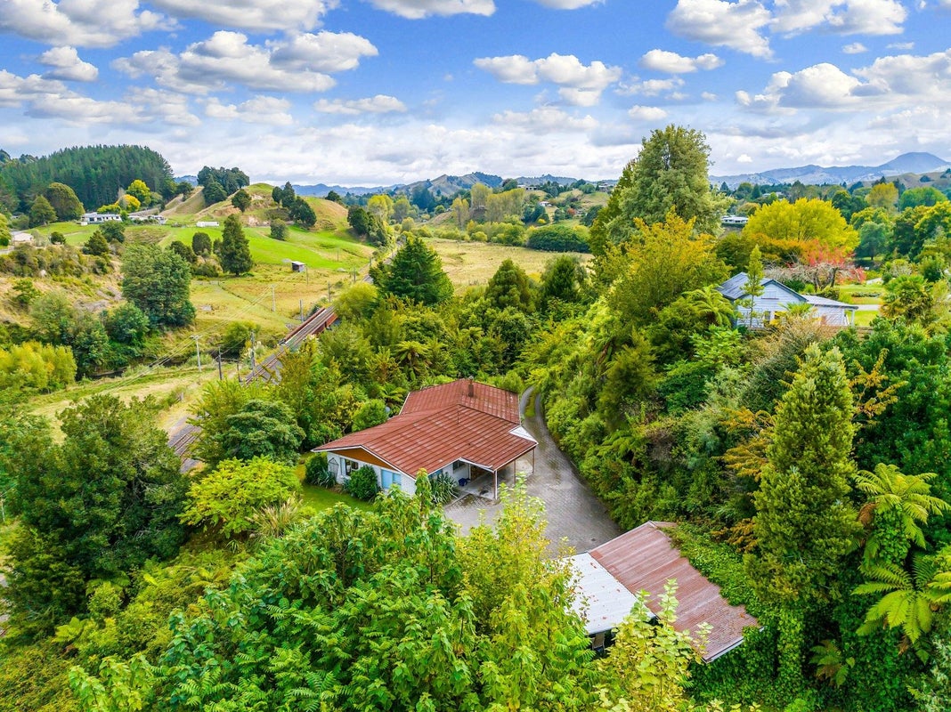 50 Ward Street, Taumarunui - Carousel 1