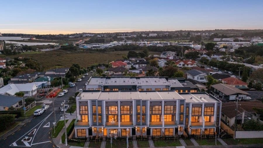 2/29 Bracken Avenue, Takapuna, Auckland - Carousel 1
