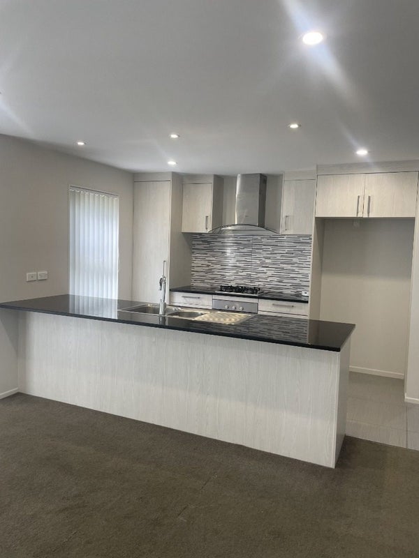 10 Pipipi Crescent, Takanini, Auckland - Carousel 2