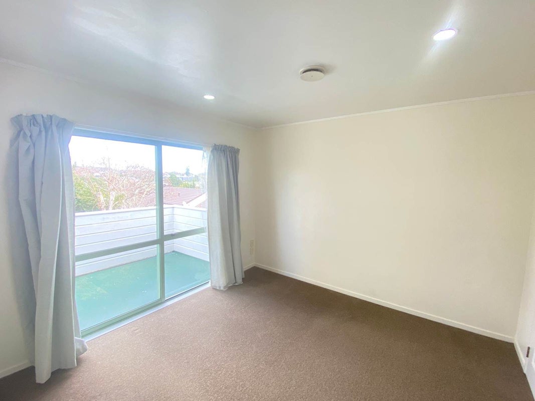 6/15 Edendale Road, Somerville, Manukau - Carousel 16