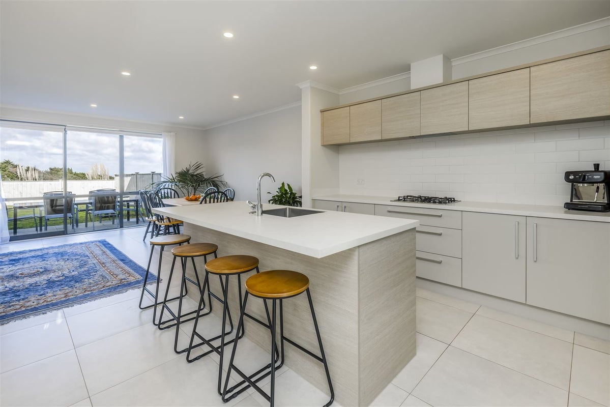 96 Matairangi Avenue, Totara Heights, Auckland - Carousel 1