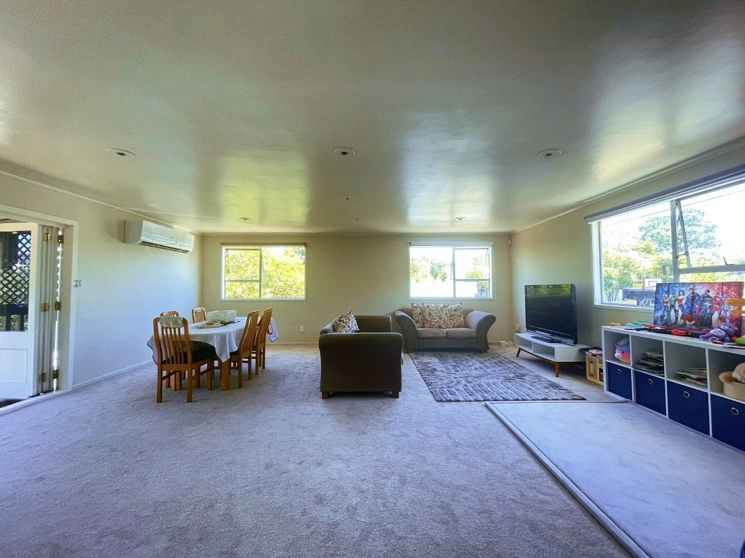 50 Glynnbrooke Street, Te Atatu South, Auckland - Carousel 2