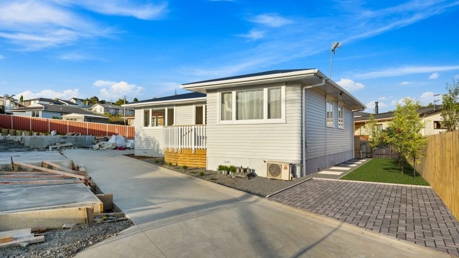 23 Brabham Place, Avondale, Auckland - Carousel 1