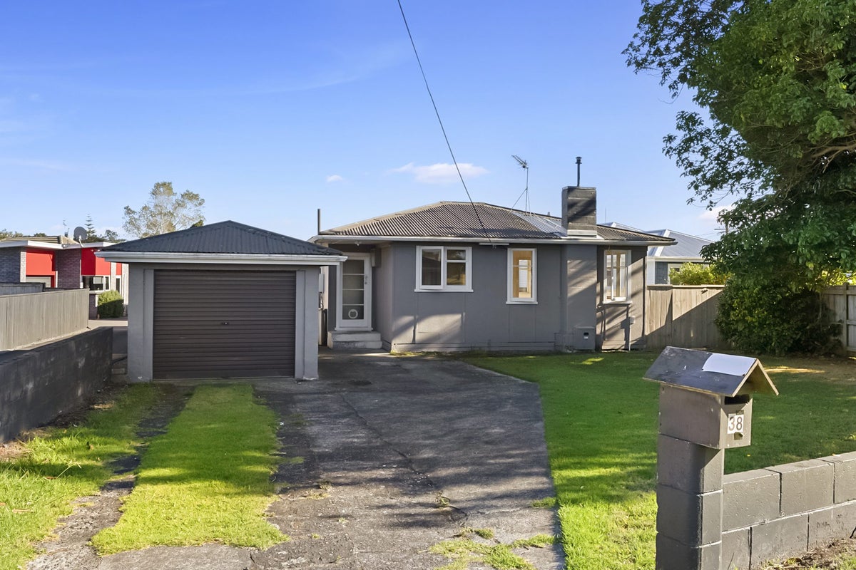 38 Doralto Road, Frankleigh Park, New Plymouth - Carousel 1