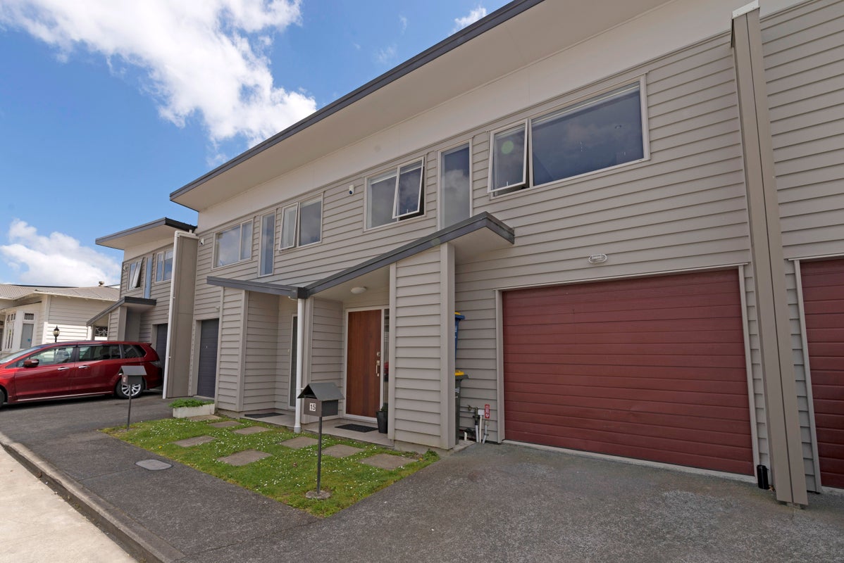 15/45A Swanson Road, Henderson, Auckland - Carousel 1