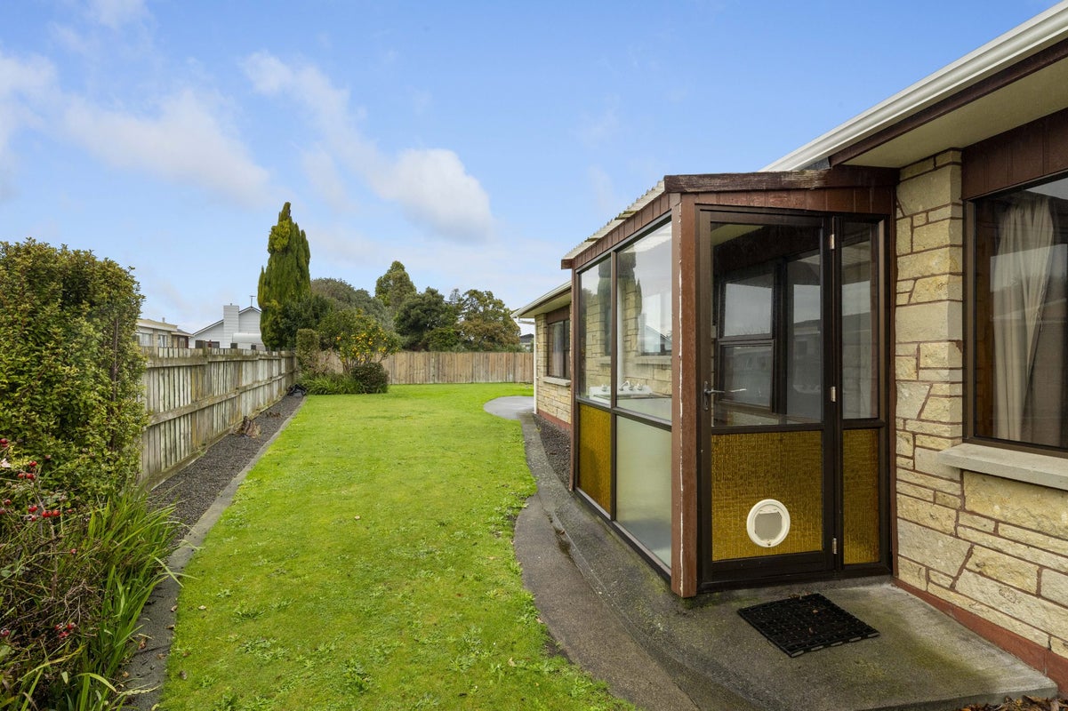 45 Murray Avenue, Hawera - Carousel 15