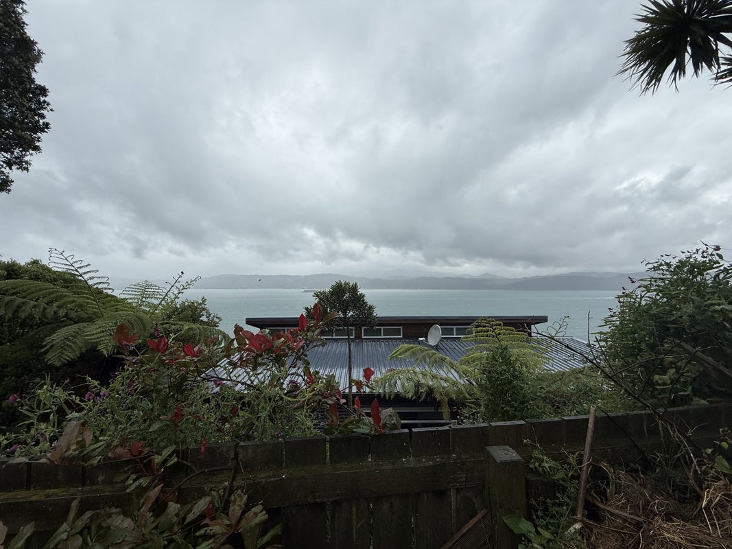 172 Nevay Road, Karaka Bays, Wellington - Carousel 2