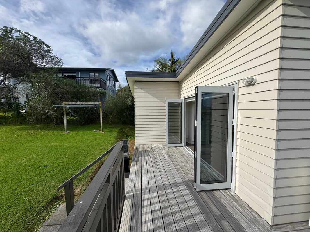 57 Hamilton Road, Surfdale, Waiheke Island - Carousel 17