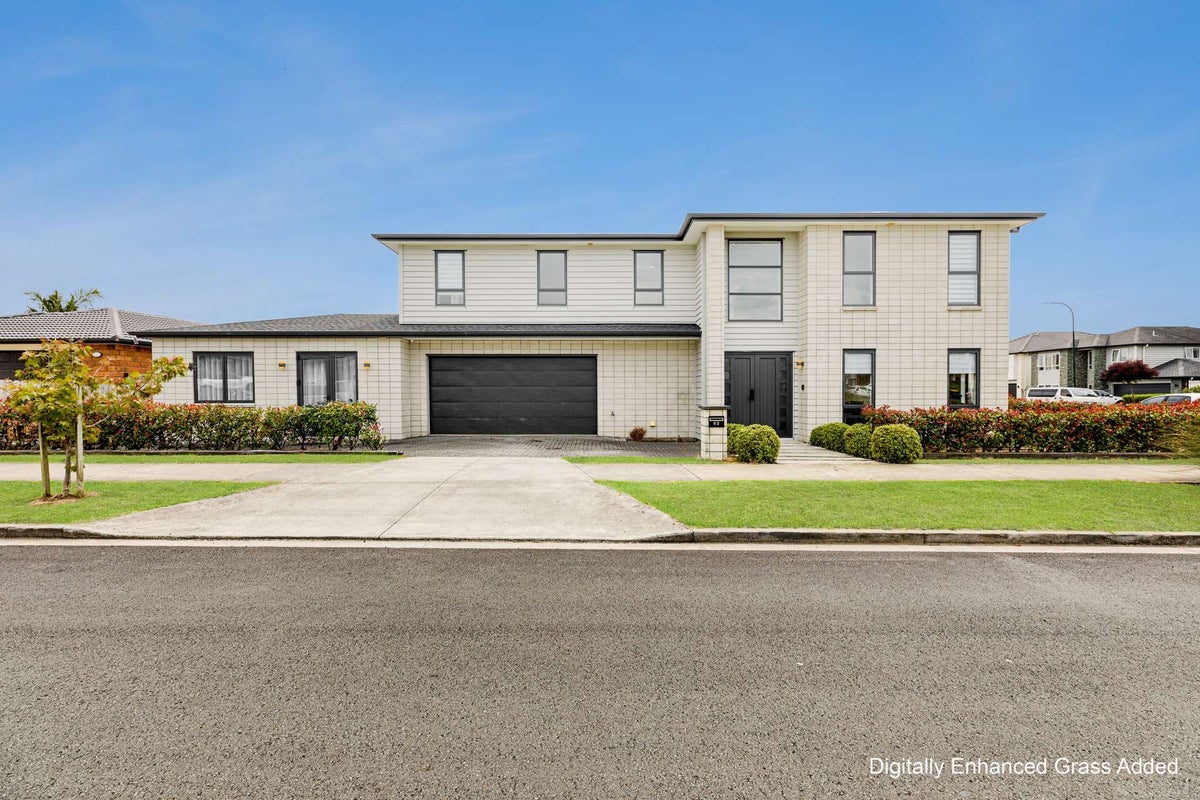62 Donegal Park Drive, Flat Bush, Auckland - Carousel 1