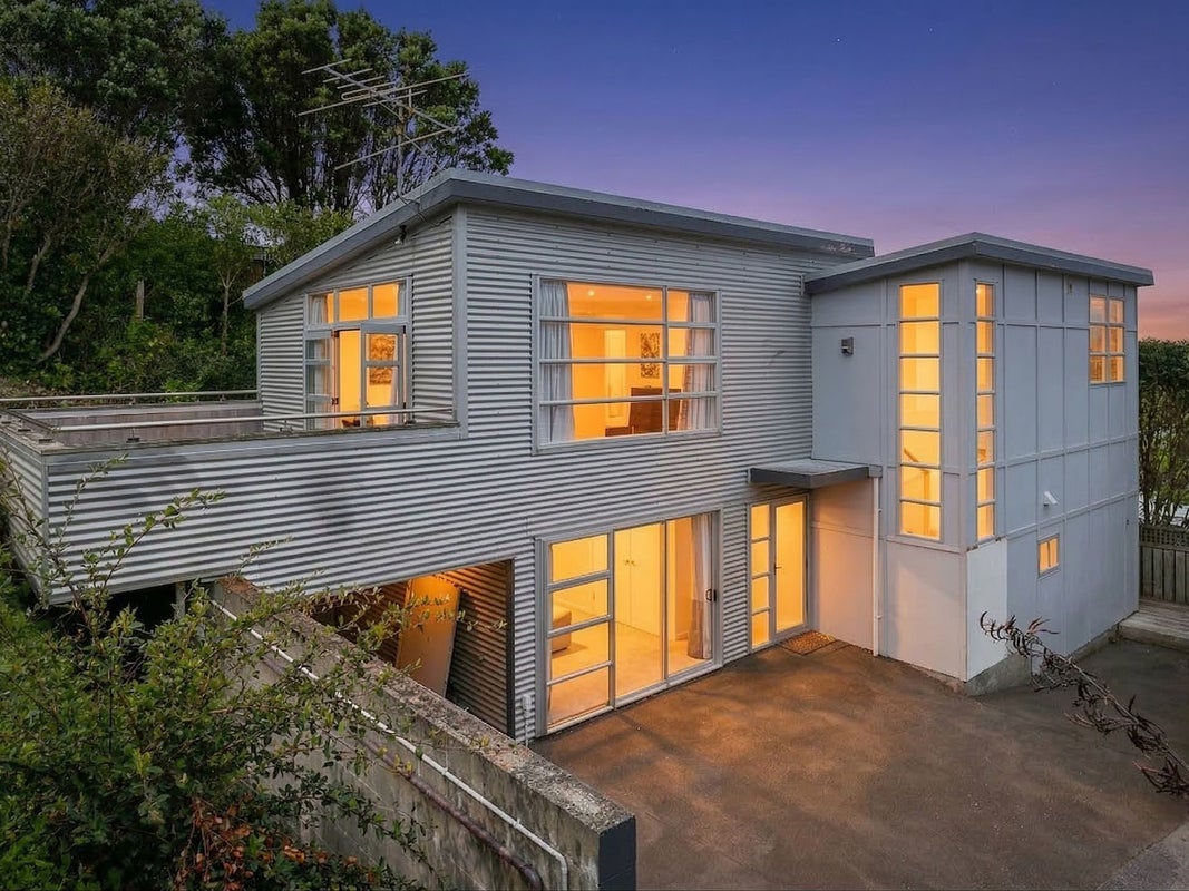 9 Rhine Street, Island Bay, Wellington - Carousel 1