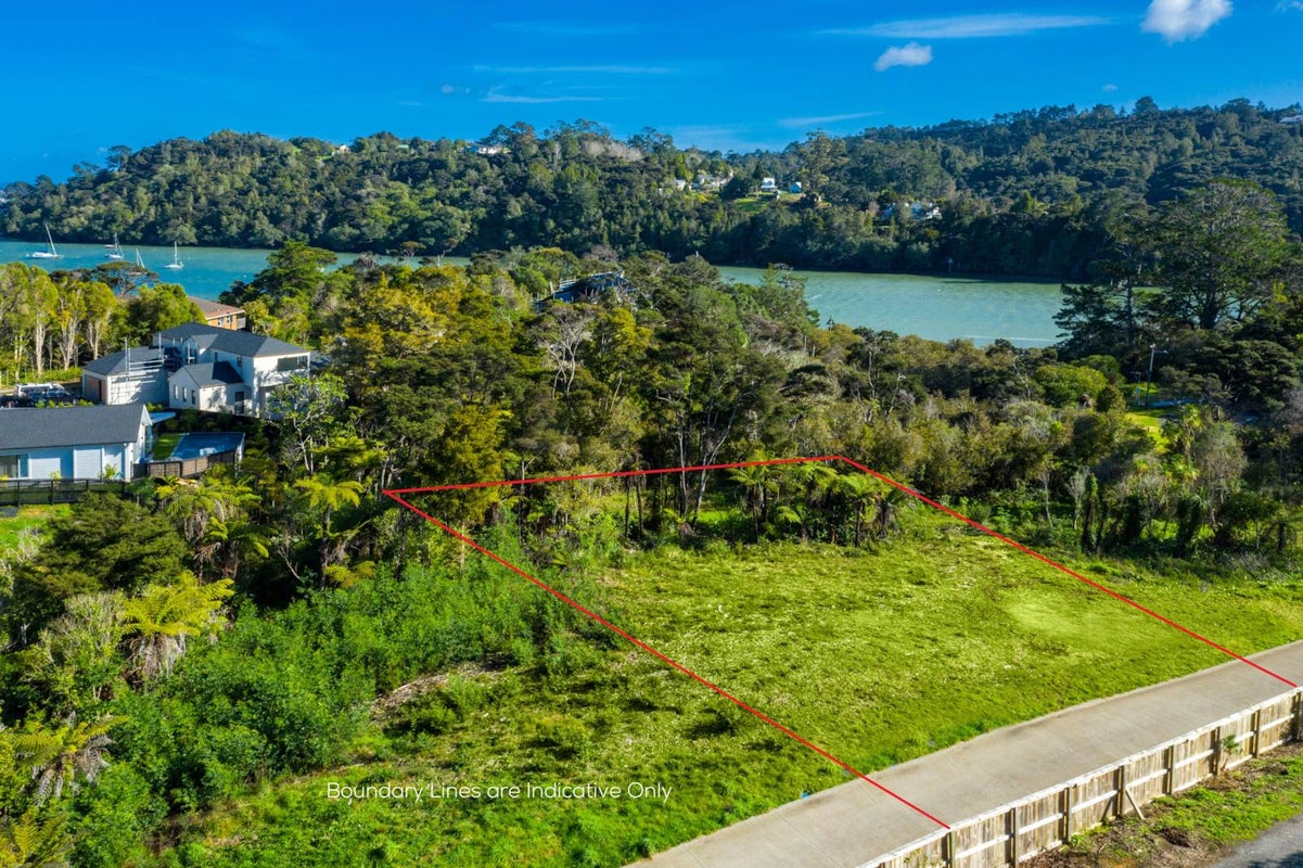4 Henry Blyth Lane, Greenhithe, Auckland - Carousel 1