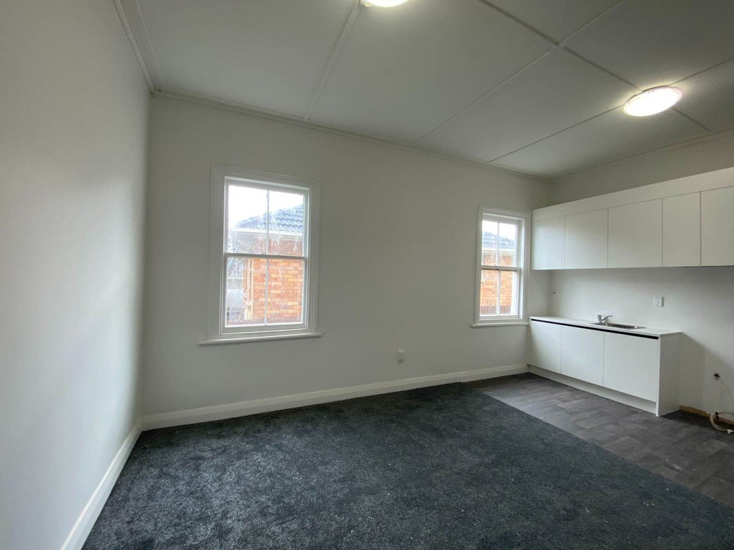 2/43 Sutherland Road, Point Chevalier, Auckland - Carousel 1