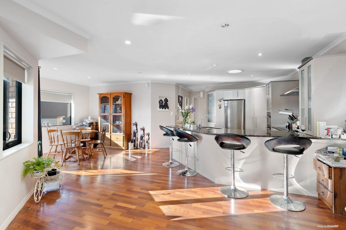 250A Te Atatu Road, Te Atatu South, Auckland - Carousel 2