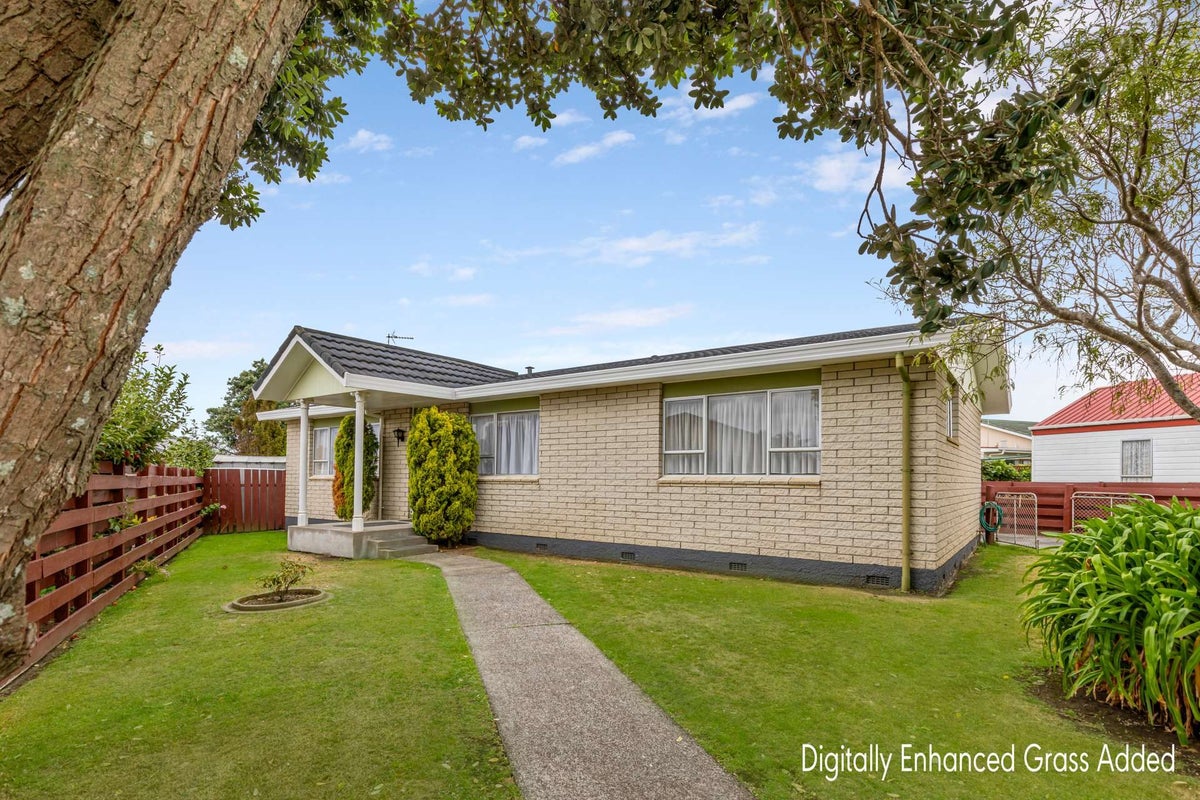 4 Saunders Place, Gonville, Whanganui - Carousel 1