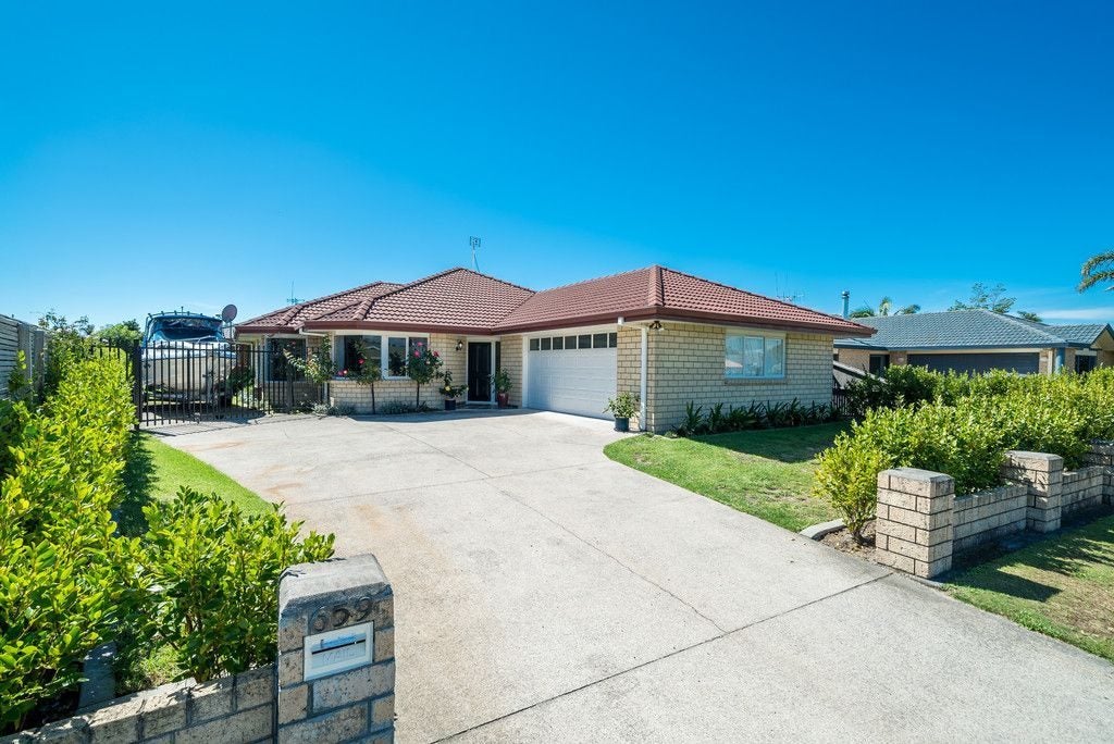 659 Gloucester Road, Papamoa Beach, Papamoa - Carousel 1