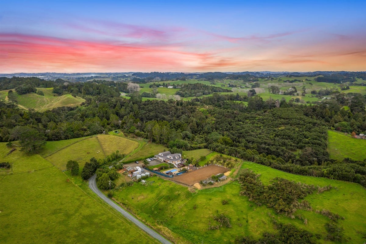 1485 Weranui Road, Silverdale - Carousel 1