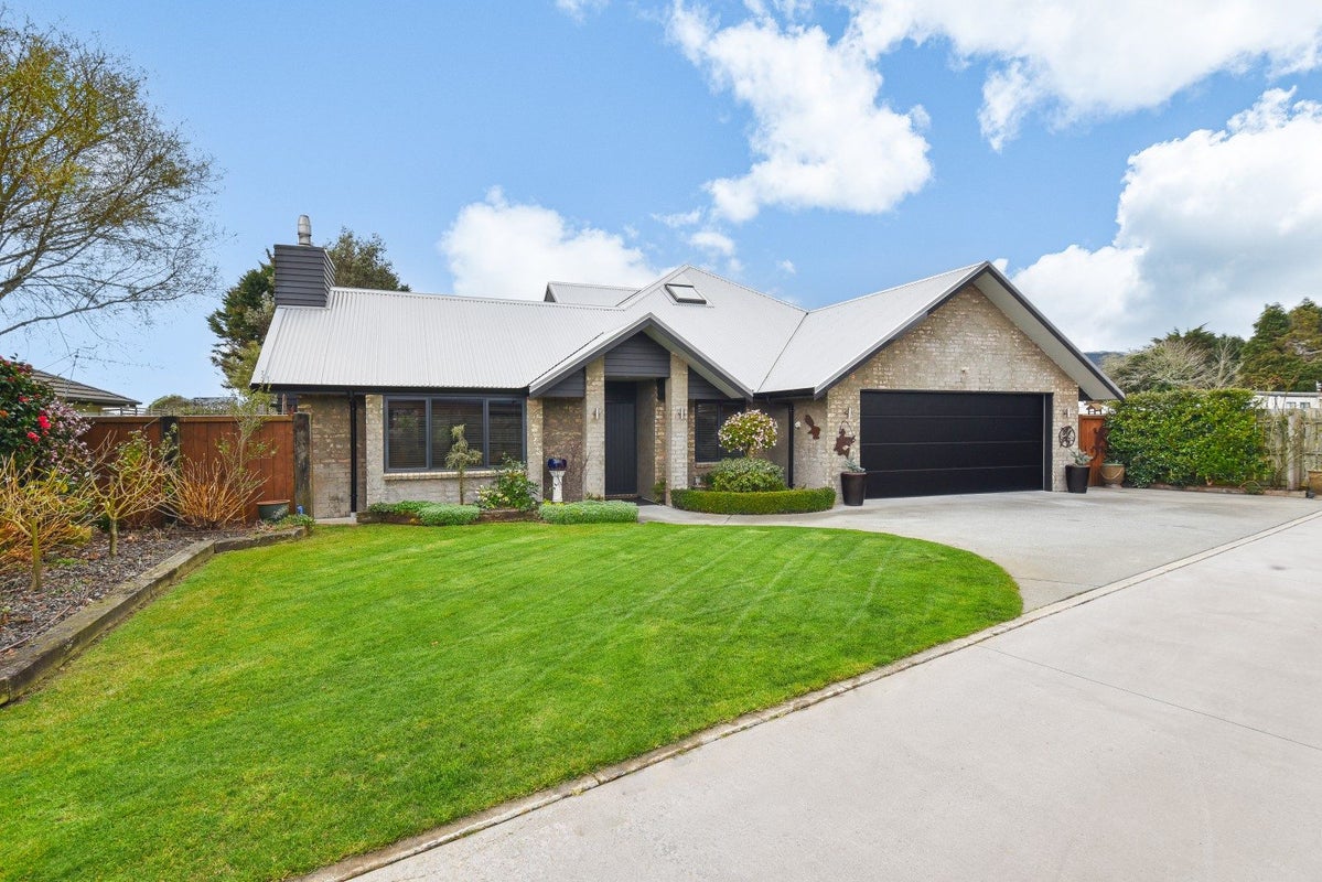 23 Stonebridge Park Drive, Holdens Bay, Rotorua - Carousel 1