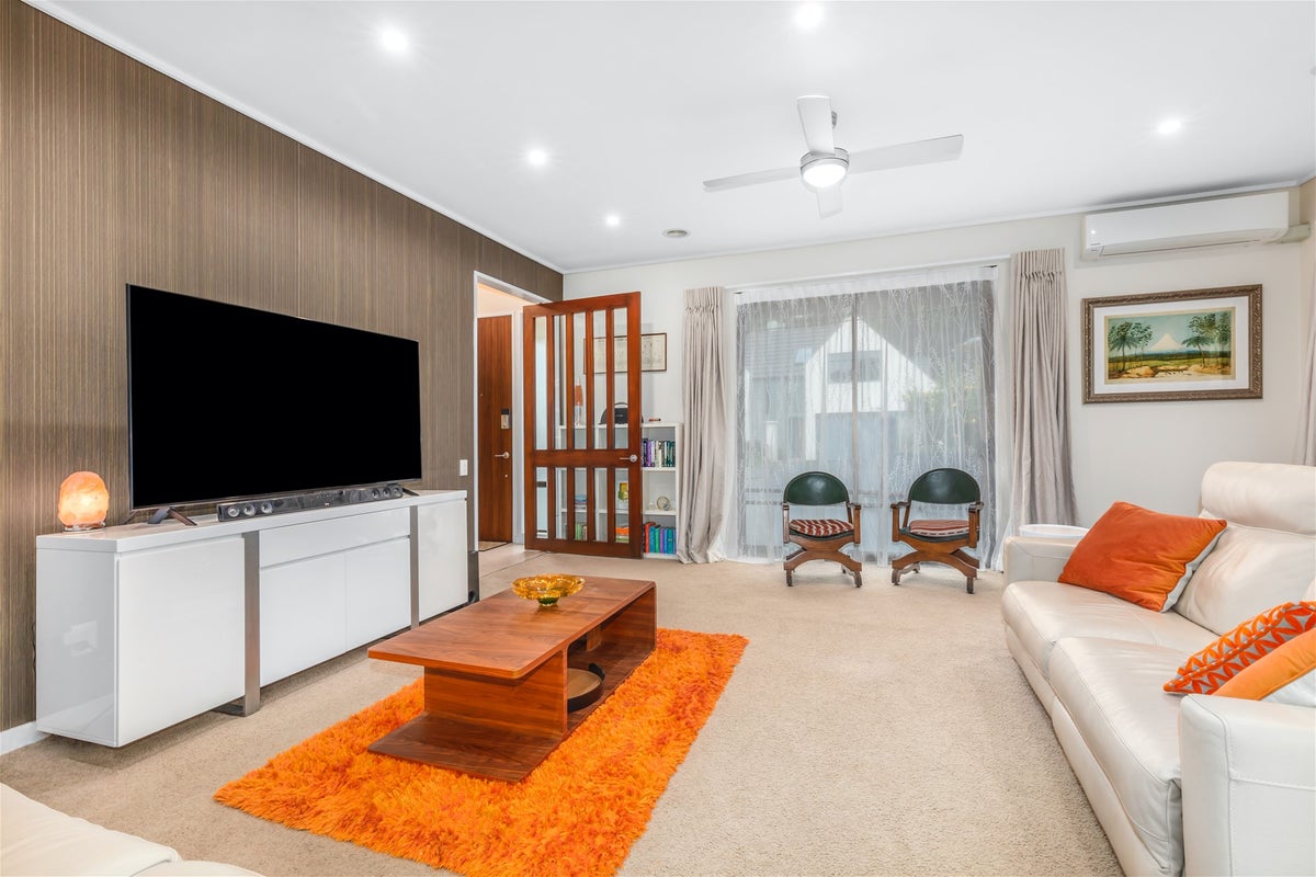 16 Omar Street, Khandallah, Wellington - Carousel 2