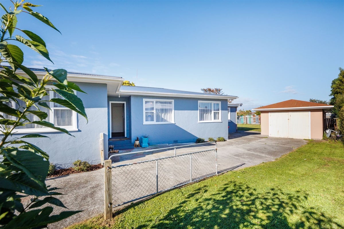 17 Winchester Street, Awapuni, Palmerston North - Carousel 2
