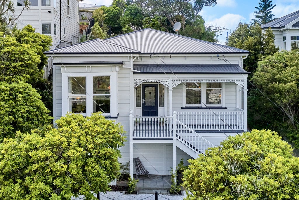 53 Fairview Crescent, Kelburn, Wellington - Carousel 1