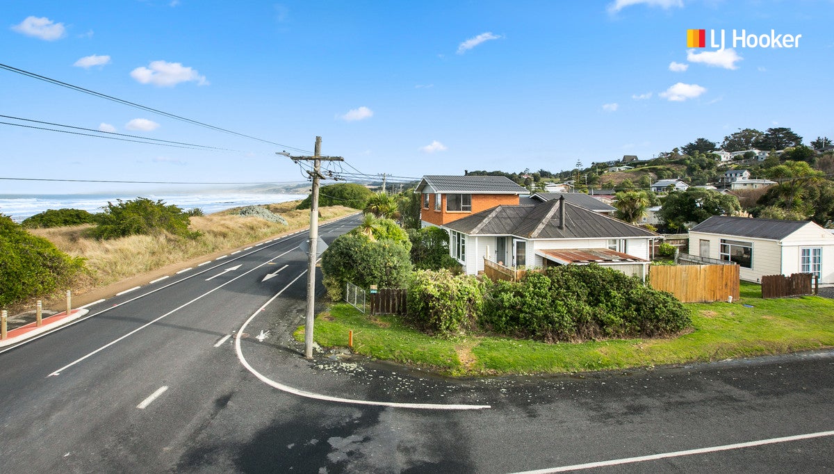 1082 Brighton Road, Brighton, Dunedin - Carousel 1