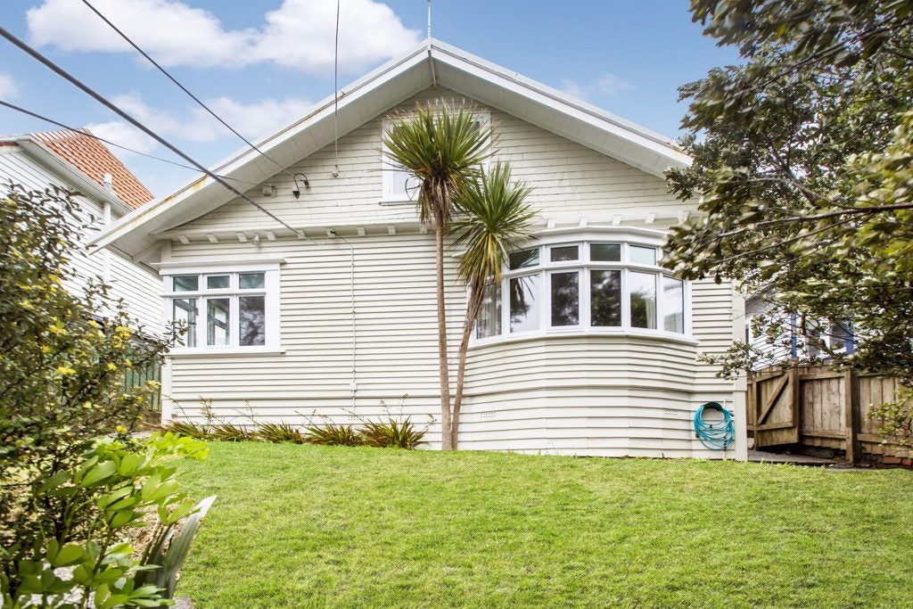 41 Fairview Crescent, Kelburn, Wellington - Carousel 2