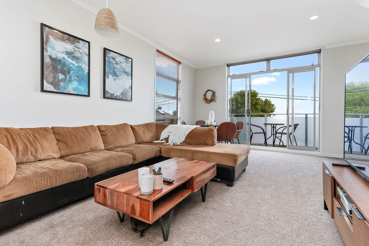 25D George Street, Mount Eden, Auckland - Carousel 1
