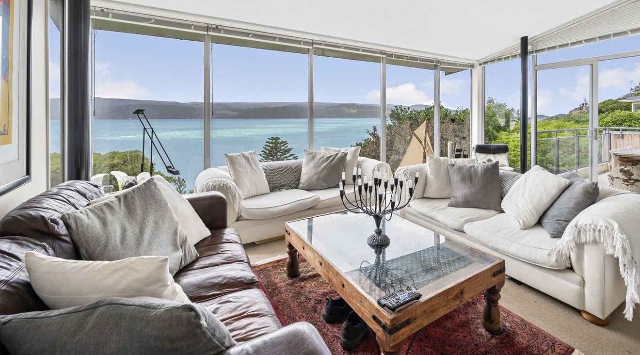 36A Fortification Road, Karaka Bays, Wellington - Carousel 1