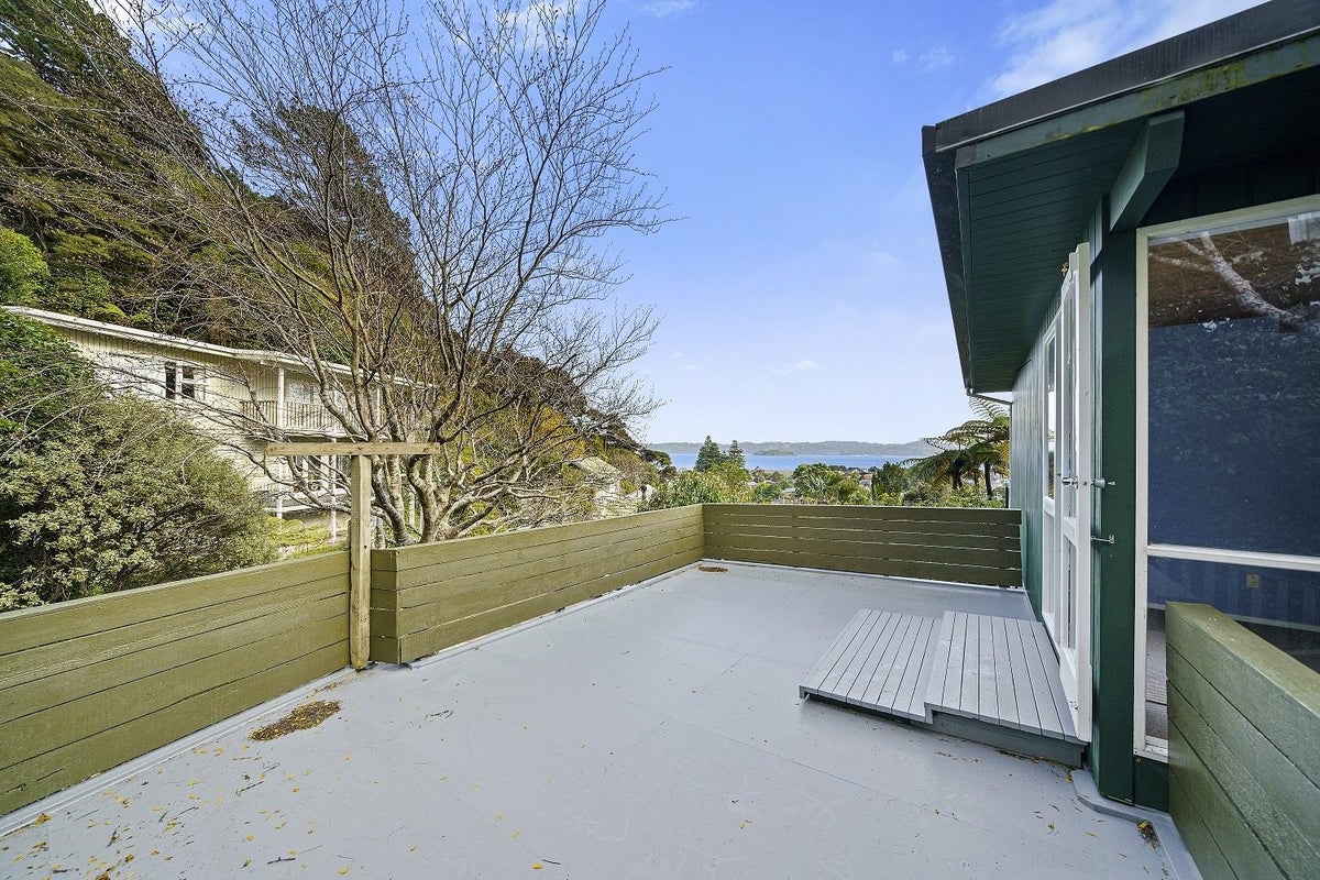 34 Nikau Street, Eastbourne, Lower Hutt - Carousel 17